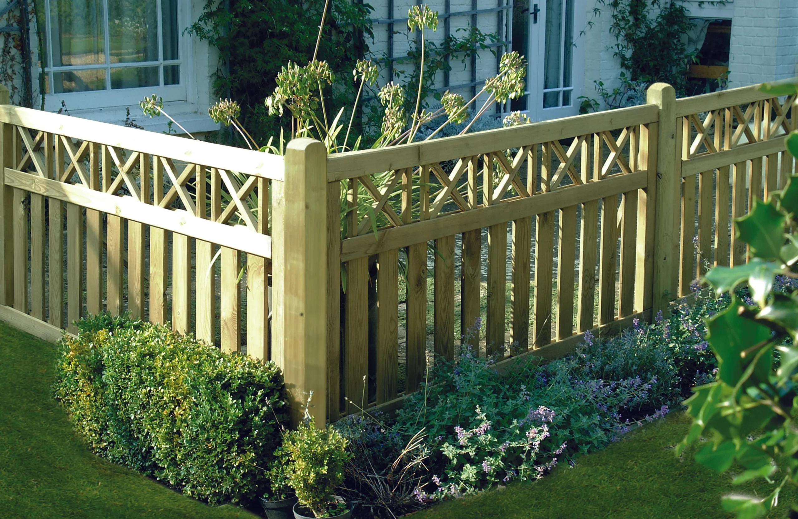 Decorative Garden Fencing Huddersfield